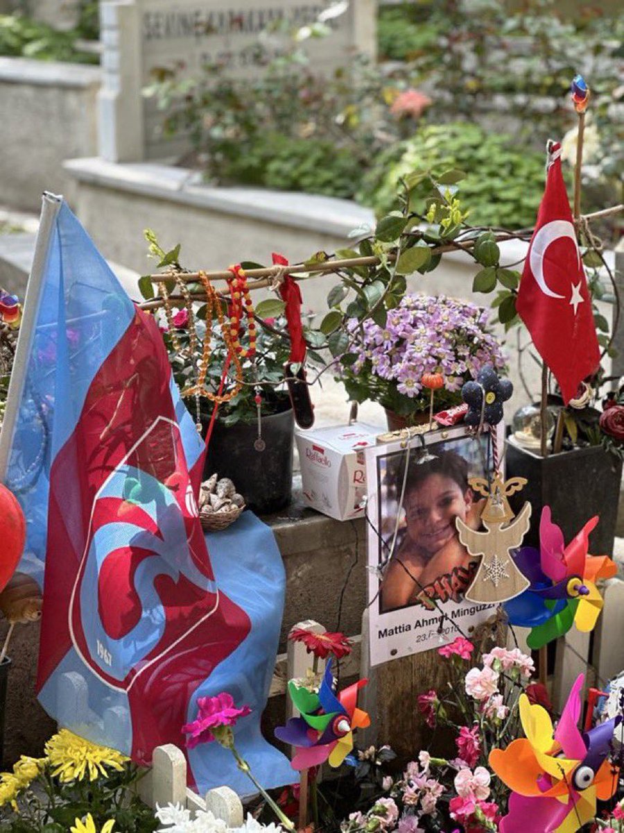 Ahmet 30 yaşını göremeyecek ama katilleri 30’una gelmeden sokaklara geri dönecek. Bu dava emsal olsun, bu dava herkese ibret olsun. Yaşı her ne olursa olsun, katil; katildir ve inşallah rekor ceza alacaklar. Bu dava tüm masum çocukların davasıdır #AhmetMinguzziEmsalOlsun