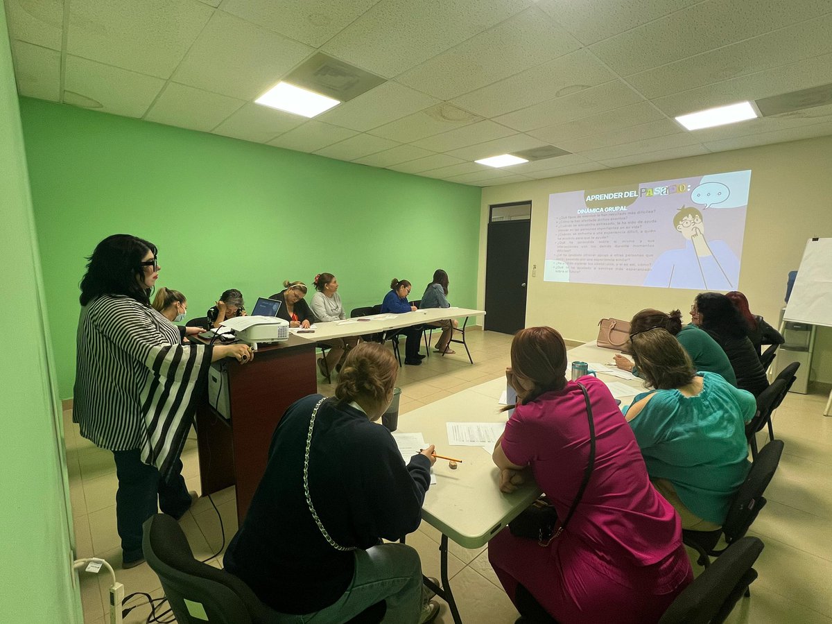 cjpmsonora's tweet photo. El Centro de Justicia para las Mujeres (CJM) en Cajeme 🏛️ llevó a cabo la 8va sesión del Taller de Psicoterapia 🧠 con el objetivo de fortalecer el bienestar psicológico 💆‍♀️ y promover el autoestima 💁‍♀️ y el empoderamiento 💪 de las participantes. https://t.co/TCQxcWZpjk