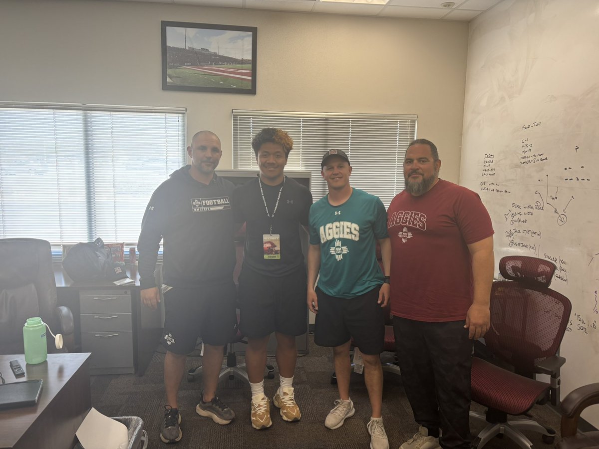 TJFoilefutu8's tweet photo. After a great visit and talk with @CoachHen_1 @Coach_Ena @NMStateFootball . I am blessed to receive a full ride scholarship to New Mexico State Univ. All God Never Us🙏🏽🇦🇸

@coachthomasfb @Davis44Shoot @CoachJNunez6 @alpha_lbu @BlairAngulo @therealbeadle https://t.co/L3vvCoRahM