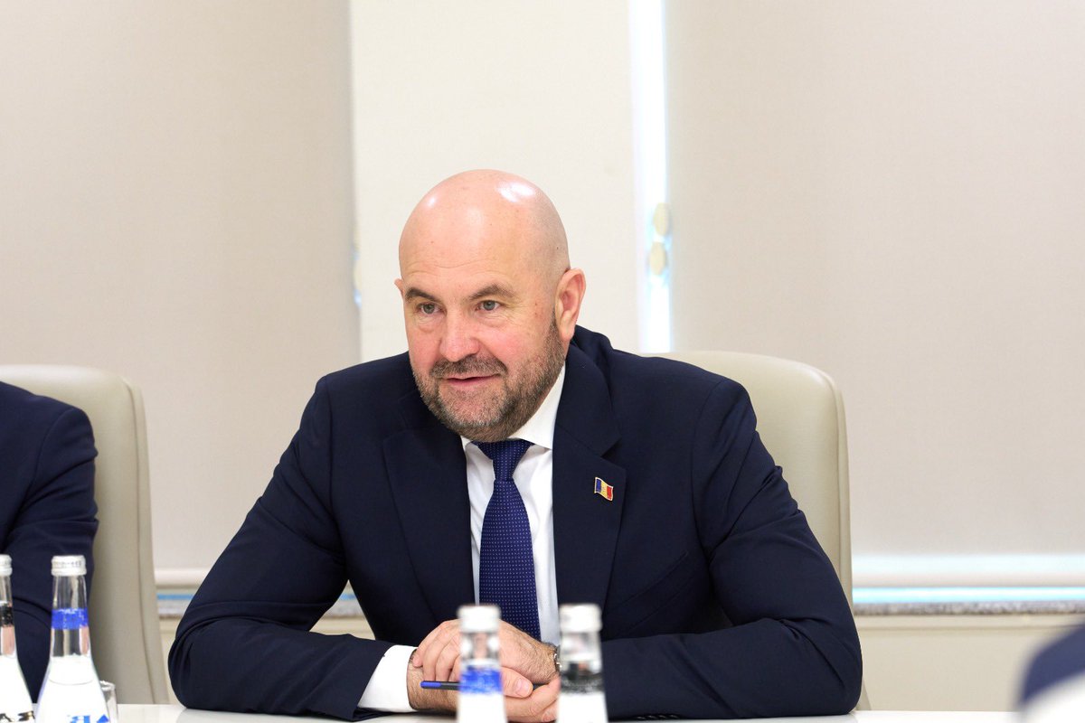 Anar Guliyev (@_anar_guliyev) on Twitter photo 🇦🇿🇲🇩 Bu gün #Moldova Respublikasının Baş nazirinin müavini, #infrastruktur və regional #inkişaf naziri Vladimir Bolea (<a href="/BoleaVladimir/">Vladimir Bolea</a>) ilə məhsuldar görüşümüz baş tutdu.
Ərazilərin planlaşdırılması, #şəhərsalma və #memarlıq sahəsində #Azərbaycan’da həyata keçirilən sistemli 🇦🇿🇲🇩 Bu gün #Moldova Respublikasının Baş nazirinin müavini, #infrastruktur və regional #inkişaf naziri Vladimir Bolea (<a href="/BoleaVladimir/">Vladimir Bolea</a>) ilə məhsuldar görüşümüz baş tutdu.
Ərazilərin planlaşdırılması, #şəhərsalma və #memarlıq sahəsində #Azərbaycan’da həyata keçirilən sistemli