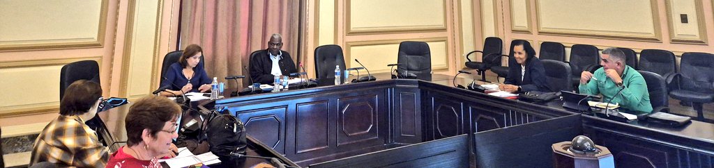 Encabeza Esteban Lazo, presidente de <a href="/AsambleaCuba/">Asamblea Nacional Cuba</a>🇨🇺, encuentro de trabajo con directivos de las comisiones permanentes de la Asamblea Nacional del #PoderPopular 

✅️Se puntualizan actividades y prioridades de trabajo de esta etapa