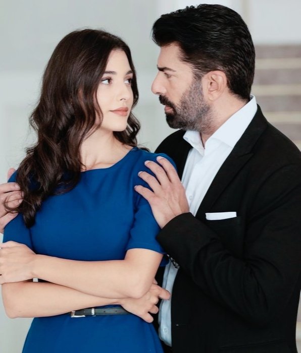 Bu gün dizimizin son set günüymüş 🥺 bu gece çekimler bitiyor ben size veda edemem😭😔
#OrHir #MahCen #Esaret #MahassineMerabet #CenkTorun #orhirgxem