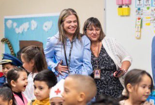 Thank you, Ms. Berti, for presenting to Dr. Smith the beauty of FBISD Pre-K dual language where students’ hearts beat in two languages, and for showing that Pre-K is fundamental.