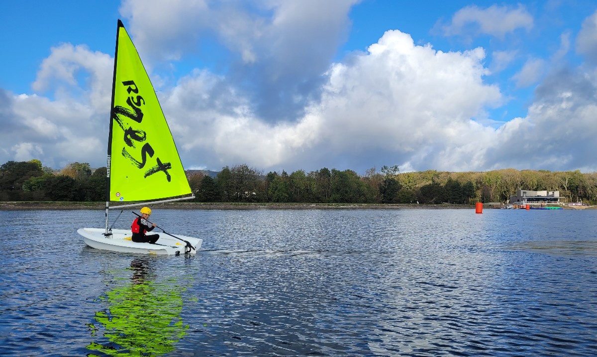 Only a couple of slots are left for our eight-week Learn To Sail course staring on Sun 13 April. 
More info: ow.ly/UVes50VxmUi

Dim ond ambell i le sydd ar ôl ar ein cwrs Dysgu Hwylio wyth wythnos sy’n dechrau Sul, 13 Ebrill.
Am fwy o wybodaeth: ow.ly/lhVV50VxmST