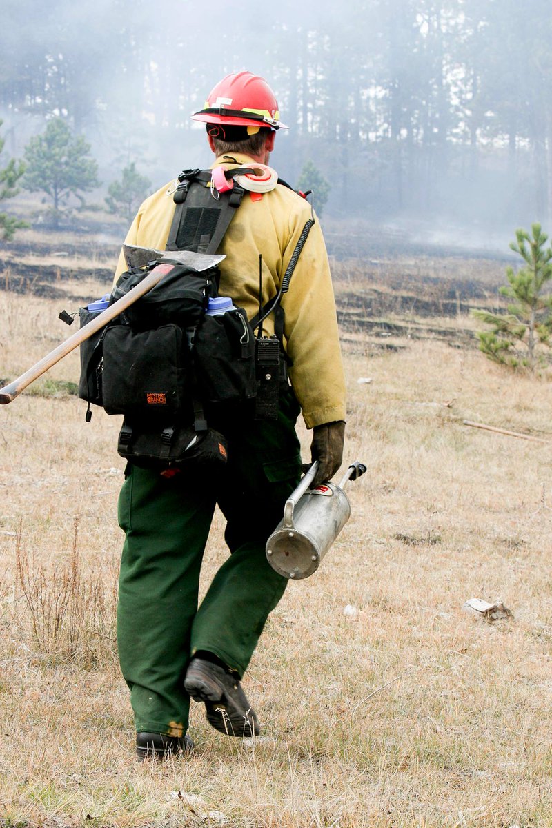 Black Hills National Forest Continues Prescribed Fires fs.usda.gov/detail/blackhi…