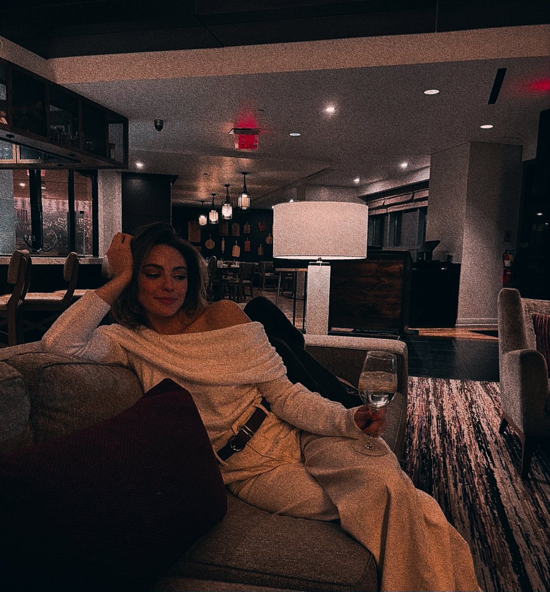 CrescentHerRose's tweet photo. Mama's night off.🤍 https://t.co/LfZsrhoT5R