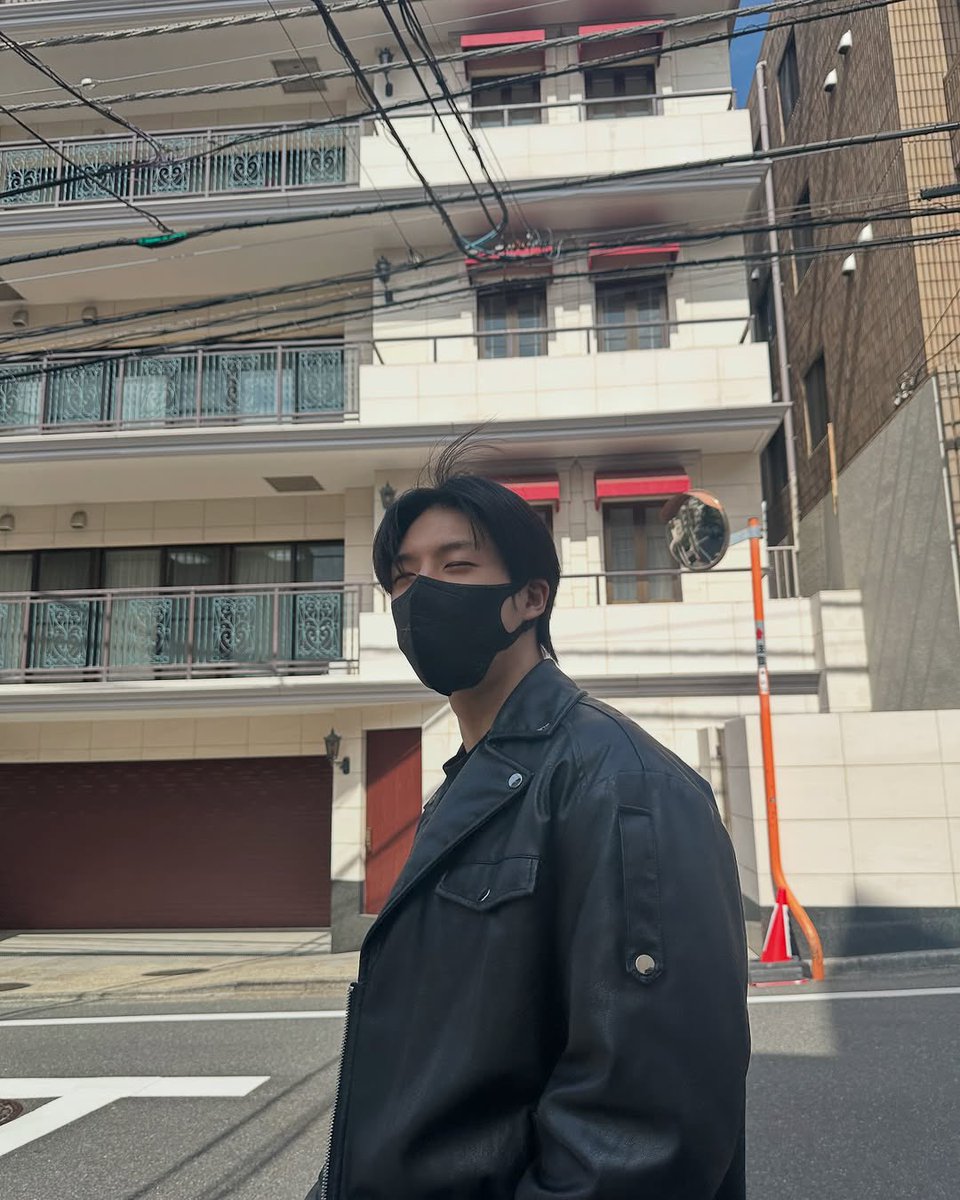 FILESLJN's tweet image. #JENO on jaemin's instagram post 🖤