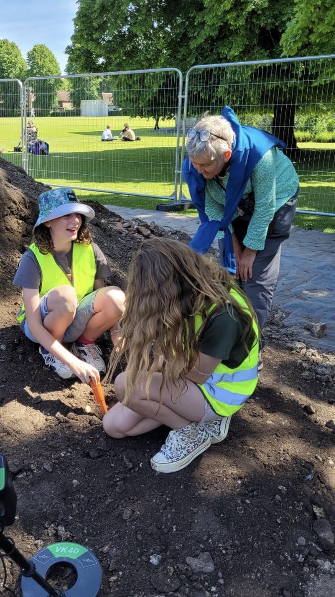 Yay it's official! Our lovely Gail is a Brighton YAC volunteer!

We're super grateful to this wonderful women and <a href="/BHAS_Publicity/">BHAS</a> member, for sharing all her kindness, skills and knowledge with our lucky members. ❤️

#youngarchaeologists #volunteering <a href="/YAC_CBA/">YAC</a>