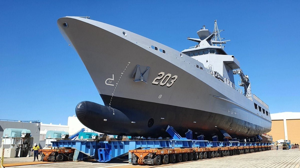 12/ Modern shipbuilding is nothing like it was 50 years ago. Today, it’s advanced manufacturing on/near the water – cleaner, and far less disruptive to the environment. Ships are often only assembled at the waterfront, with components or modules built across the entire region.