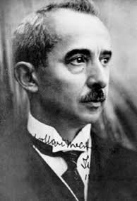 Kendi dönemlerinde çok kudretli adamlar olan Ahmet İzzet Paşa'nın, Enver Paşa'nın ve Mustafa Kemal Paşa'nın daima karargahlarında görmek istedikleri adamdı. Günümüzde rahat dursunlar diye her gün 10 ton bomba yiyen Yemen cehennemine gidip isyanı bastıranlar arasında yer alan ve+