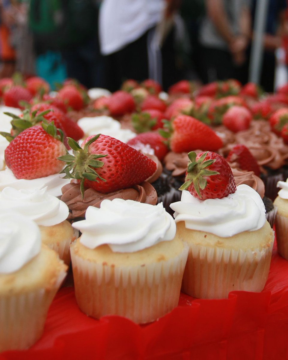 oursoutheastern's tweet photo. ๐ Welcome to Strawberry Farm! ๐
Check out these blasts from the past before the upcoming Centennial Strawberry Jubilee! Celebrate the sweet Southeastern tradition with games, free food & berry fun๐
April 16 โข 11โ2 PM โข Student Union
#BerryFun #Southeastern100 https://t.co/JysECLvDtV