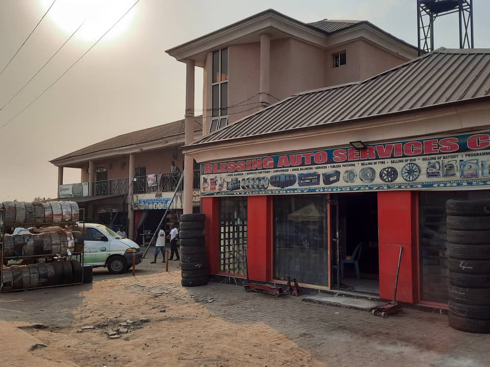 LubabatuMusa8's tweet photo. Address: PATO PLAZA 
NYSC Junction by Deidei Express Kubwa, FCT.

12 Shops

Annual Tenament Amount =#12m

Bwari Area council allocation R of O

Asking =#300,000,000
#RealEstateInvesting https://t.co/xMOkbP6VwI