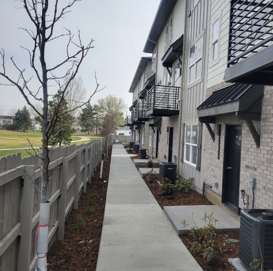 ODGdesign's tweet photo. Fantastic new townhomes in Arvada, right beside Columbine Park! Proud to have been involved in this urban infill project that's creating more housing opportunities for families. https://t.co/WmgV8JAZYq
