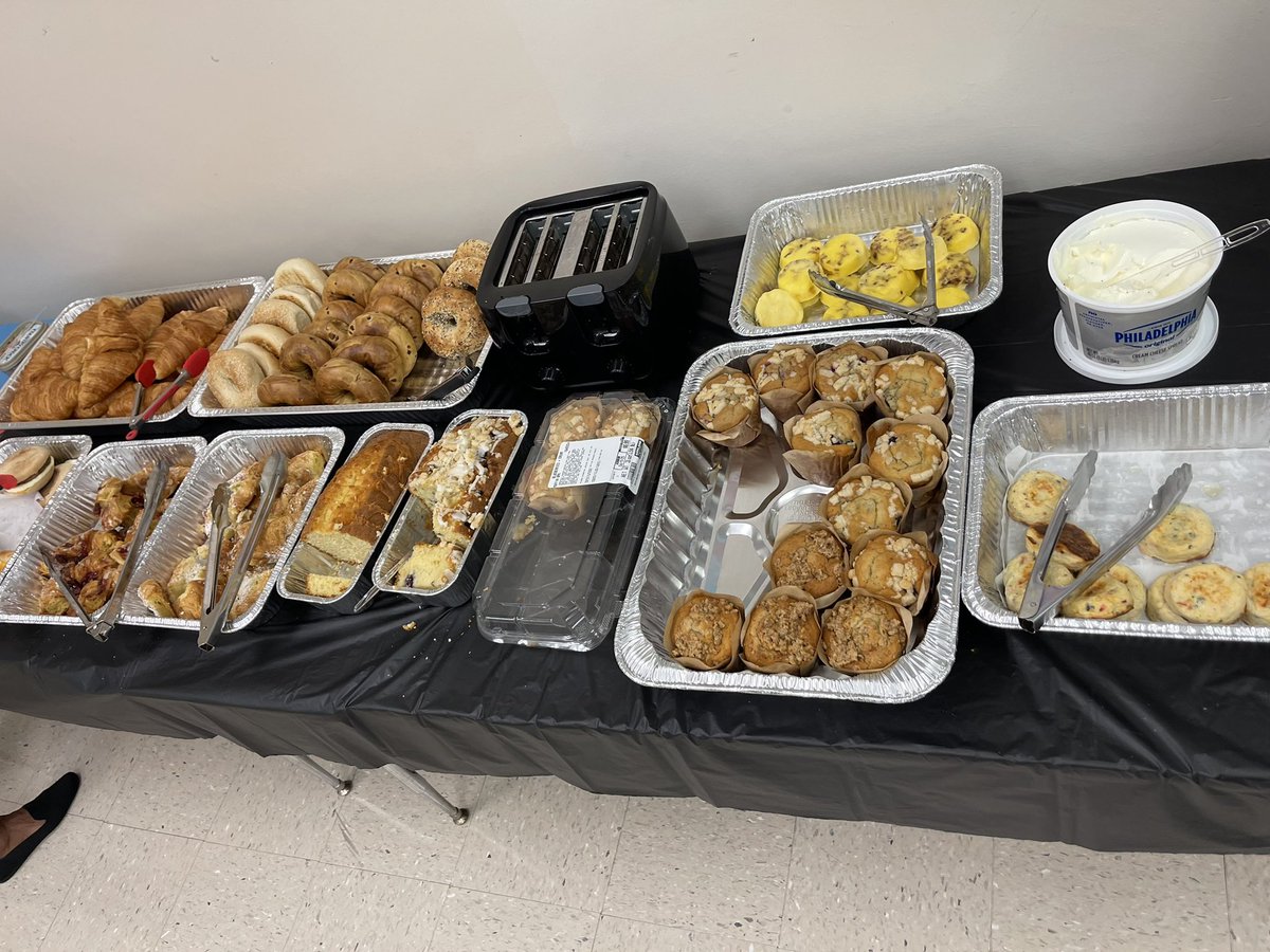 EHSPrincipal3's tweet image. Today, Everglades HS hosted the @BrowardCTE Summer Internship Program’s April meeting which covered preparing our students for their internships. #WeLoveCTACE #SummerInternshipProgram
