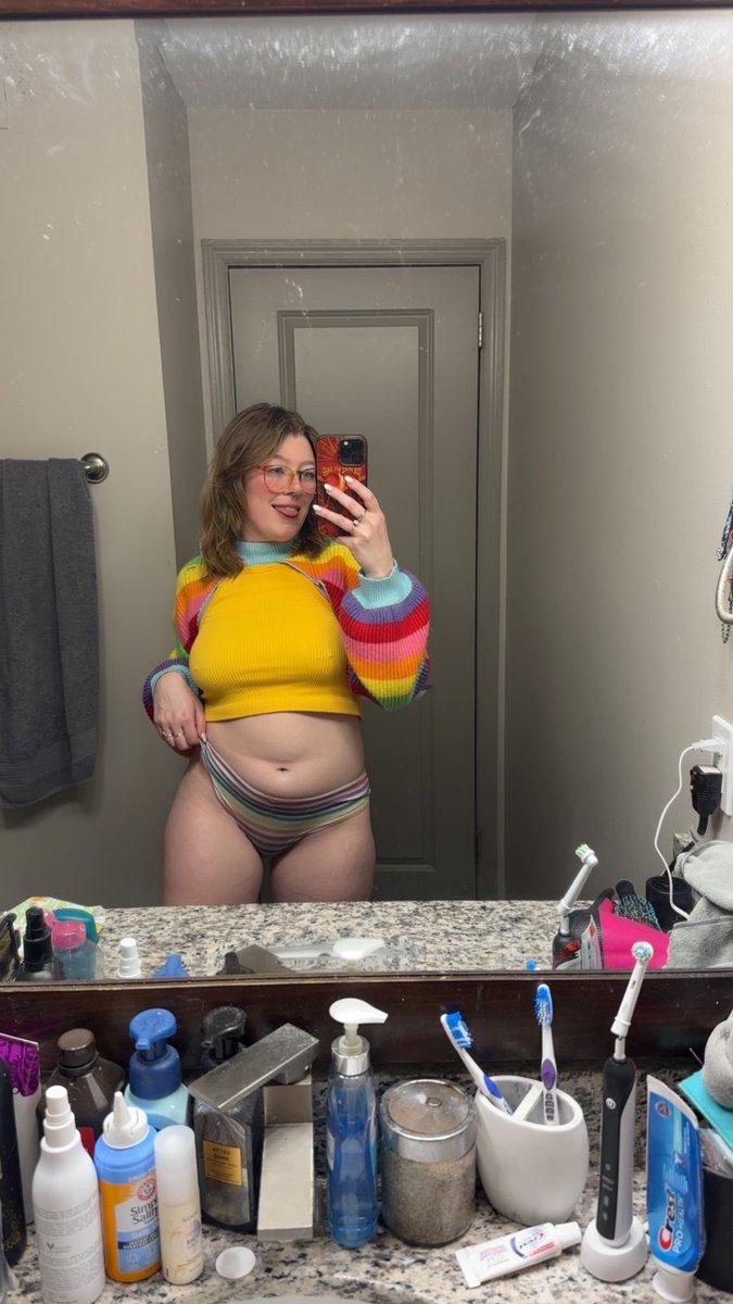ChloeRiveraOF's tweet photo. If you’re not a stream tonight you’re a square 

#nsfw #streamer #seller #fansly https://t.co/Xwax3q3cum