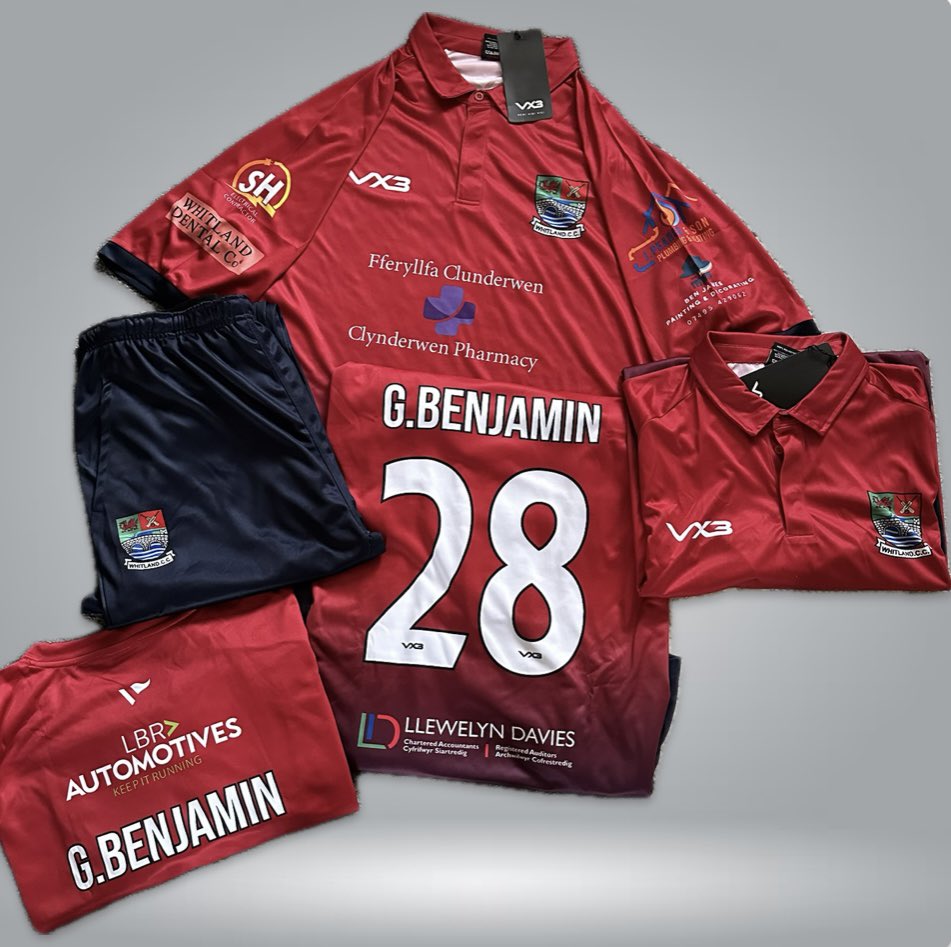 KIT REVEAL🔥

Here it is, our first ever coloured playing kit that we will be wearing  this season! 

What do we think?🔥 
<a href="/VX3apparel/">VX3</a>