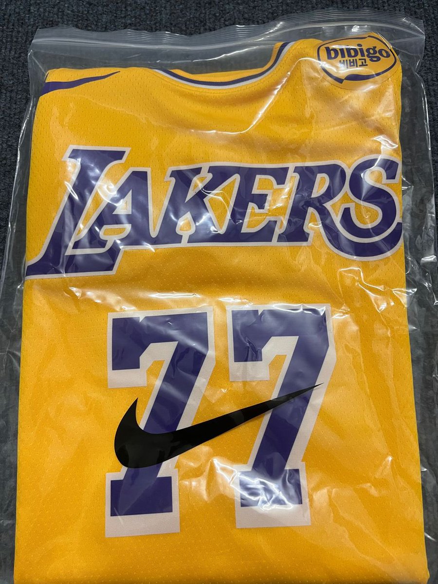 Pasion Basket (@pasionbasketnba) on Twitter photo Si Luka Doncic anota esta noche +25 PTS frente a los Dallas Mavericks en el regreso a la que fue su casa, vamos a sortear esta camiseta de Luka Doncic entre todos los que deis RT y nos sigáis a mí y a <a href="/NBAFutQuality/">Camisetas NBA/Fútbol</a> 🍀🤞🏻 Si Luka Doncic anota esta noche +25 PTS frente a los Dallas Mavericks en el regreso a la que fue su casa, vamos a sortear esta camiseta de Luka Doncic entre todos los que deis RT y nos sigáis a mí y a <a href="/NBAFutQuality/">Camisetas NBA/Fútbol</a> 🍀🤞🏻