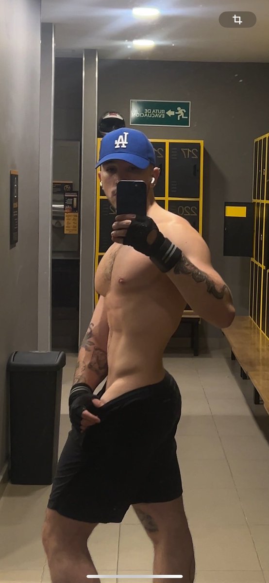 mec2salle's tweet photo. #158
@santicastidad
#gym #gymboy #fitnessguy #fitnessboy #lockerroom #vestiaires #6packs #menatsport #sport #muscu #hotboy #hotmen #hotguy https://t.co/M1Y1AeAaCu