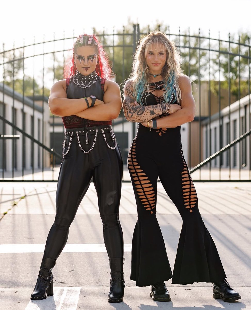 pluralistvision's tweet photo. I LOVE THEM SOOO BAD https://t.co/x6ar4JzOqd