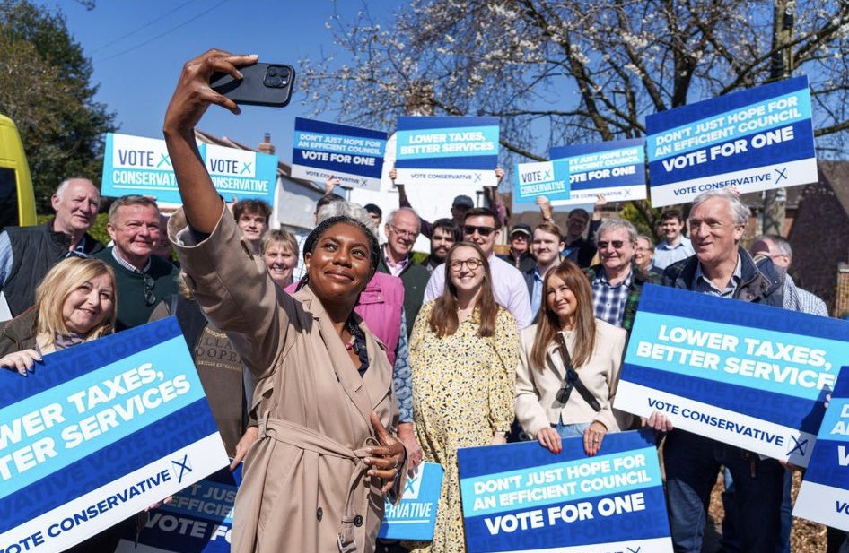 On the campaign trail in Bridgnorth with <a href="/KemiBadenoch/">Kemi Badenoch</a> 
#localelections