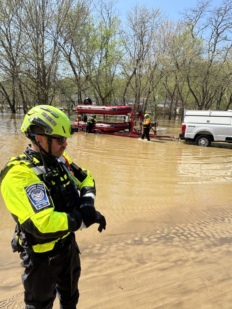 VATF1's tweet image. Over the last several days, our team has worked in coordination with local authorities to conduct searches in and around the flooded areas of central Kentucky.
@fema @ffxfirerescue