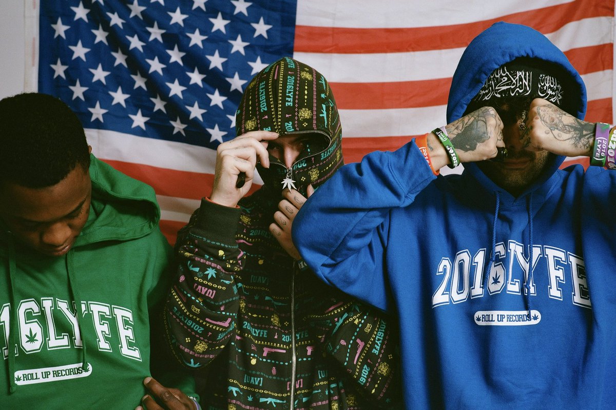 SMOKEDOPE2016's tweet photo. MERCH FRIDAY #LIMITED https://t.co/XnKEC7qbPt