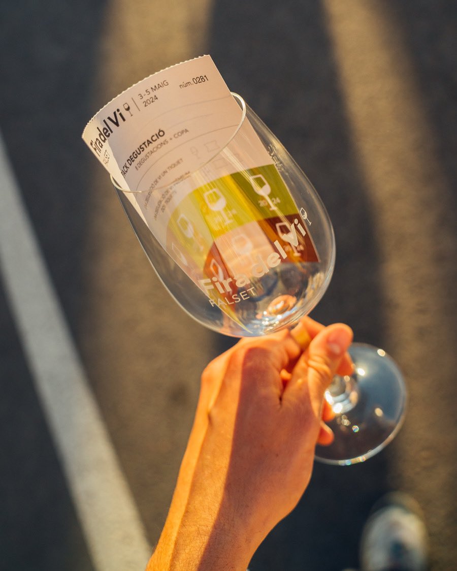 🙌🍷Atenció wine lovers! OBRIM LA VENDA ONLINE DE TIQUETS!

Del 2 al 4 de maig, 60 cellers de la DOQ Priorat i la DO Montsant t’esperen per brindar, tastar i viure el vi com mai!

👉Vols evitar cues? Compra ara els teus tiquets de degustació a firadelvi.org/venda-de-packs…