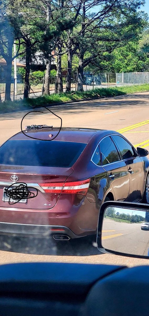 TheBattlecock's tweet photo. Your car is not a holster? https://t.co/RbhXAmQQYW