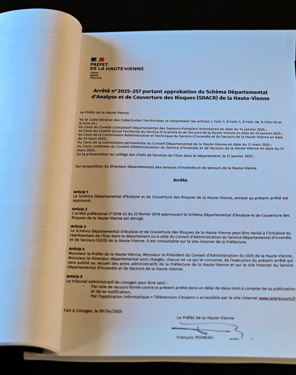 #SDACR
#DocumentStructurant 
Aujourd’hui, Monsieur François PESNEAU, préfet de la #HauteVienne a signé l’arrêté préfectoral du schéma départemental d’Analyse et de Couverture des Risques (SDACR) du #SDIS87 
<a href="/Prefet87/">Préfet de la Haute-Vienne</a>