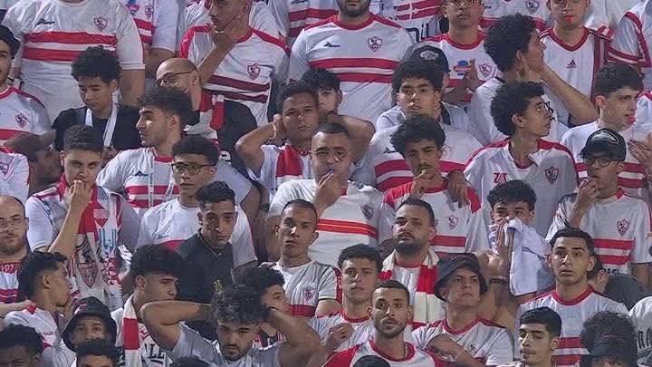 WhitehouseZsc's tweet photo. الصور دي مش مجرد صوره تعبر عن حال الجماهير في مباراة واحده فقط هي صوره تعبر عن حال الجماهير من توقيت إدارة مجلس لبيب الزمالك مشهد اعتاد مشاهدته باستمرار مع تغيير الموقف الفشلي الي هما ناجحين فيه بنسبه عظيمة..

#رحيل_مجلس_لبيب_الرخيص https://t.co/eJaUHXdC8h