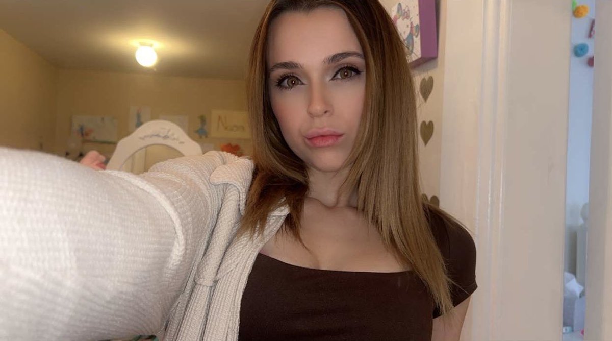 alliestarr27's tweet photo. Would you give me a facial? 
#Popular #girlie #PrettyWoman #FolloForFolloBack #viral #contentcreators https://t.co/FARRAukD3s