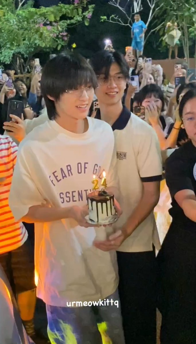 raindropbun's tweet photo. soften my heart
#CheersTo24thThomas
#thomaskong https://t.co/N8hfmueFAW