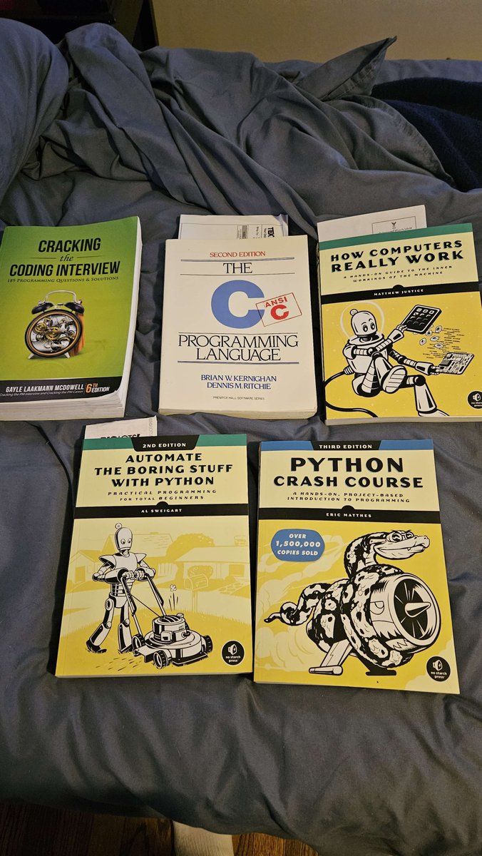L1NKN_exe's tweet photo. (Started 100 days of code a few days ago but I want to put it here on X as well as in the FreeCodeCamp discord)
#100DaysOfCode Day 1: Read the first few pages of "How computers really work" and I'm excited for more! (got alot of reading to do) https://t.co/WFn6Z6mssV