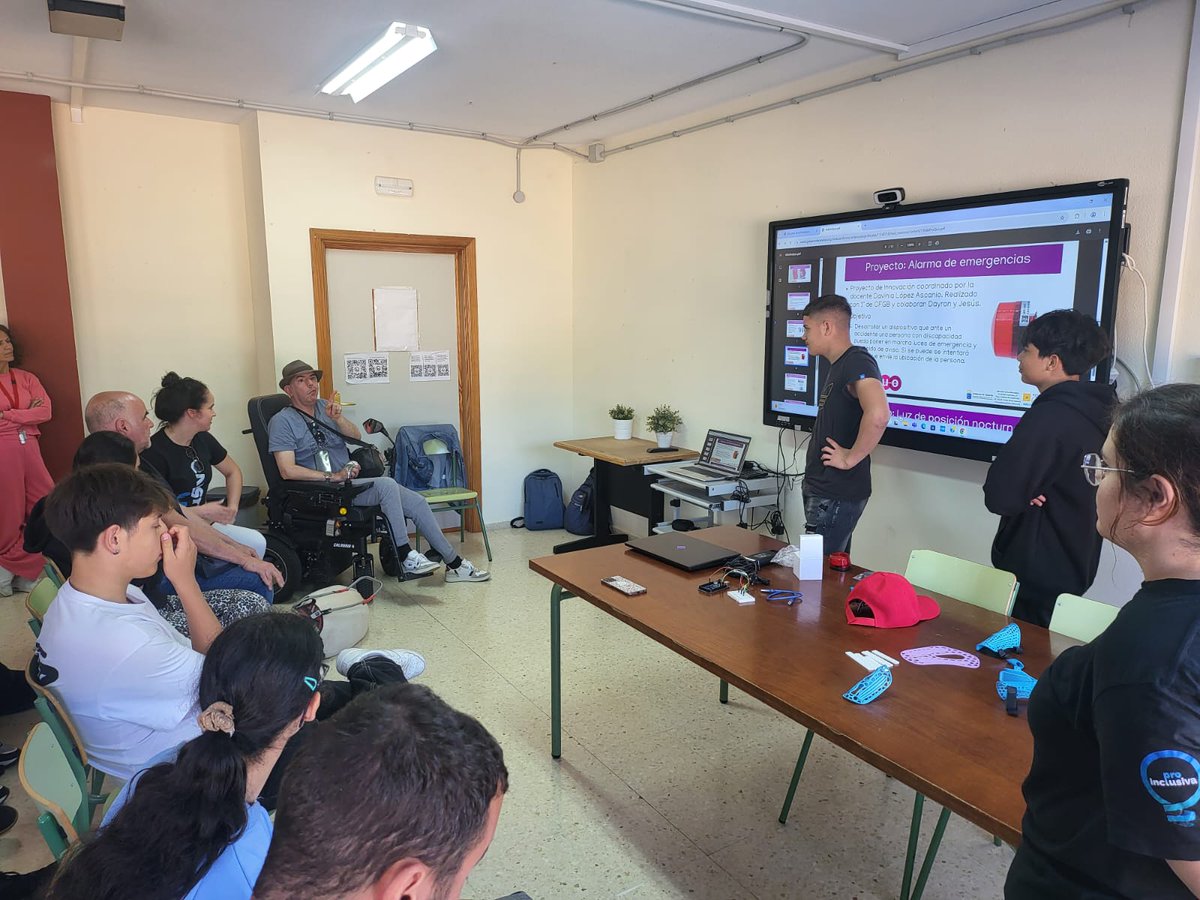 IESLomoH's tweet photo. Ayer se procedió al encuentro Mas Pro Quo con el alumnado de Ciclo Formativo de Grado Básico, así como también el Ciclo Medio. 

@EducacionGobC @educaciongob @GranCanariaJven @Ayun_Telde #MasProQuo https://t.co/BH2aRw0faw