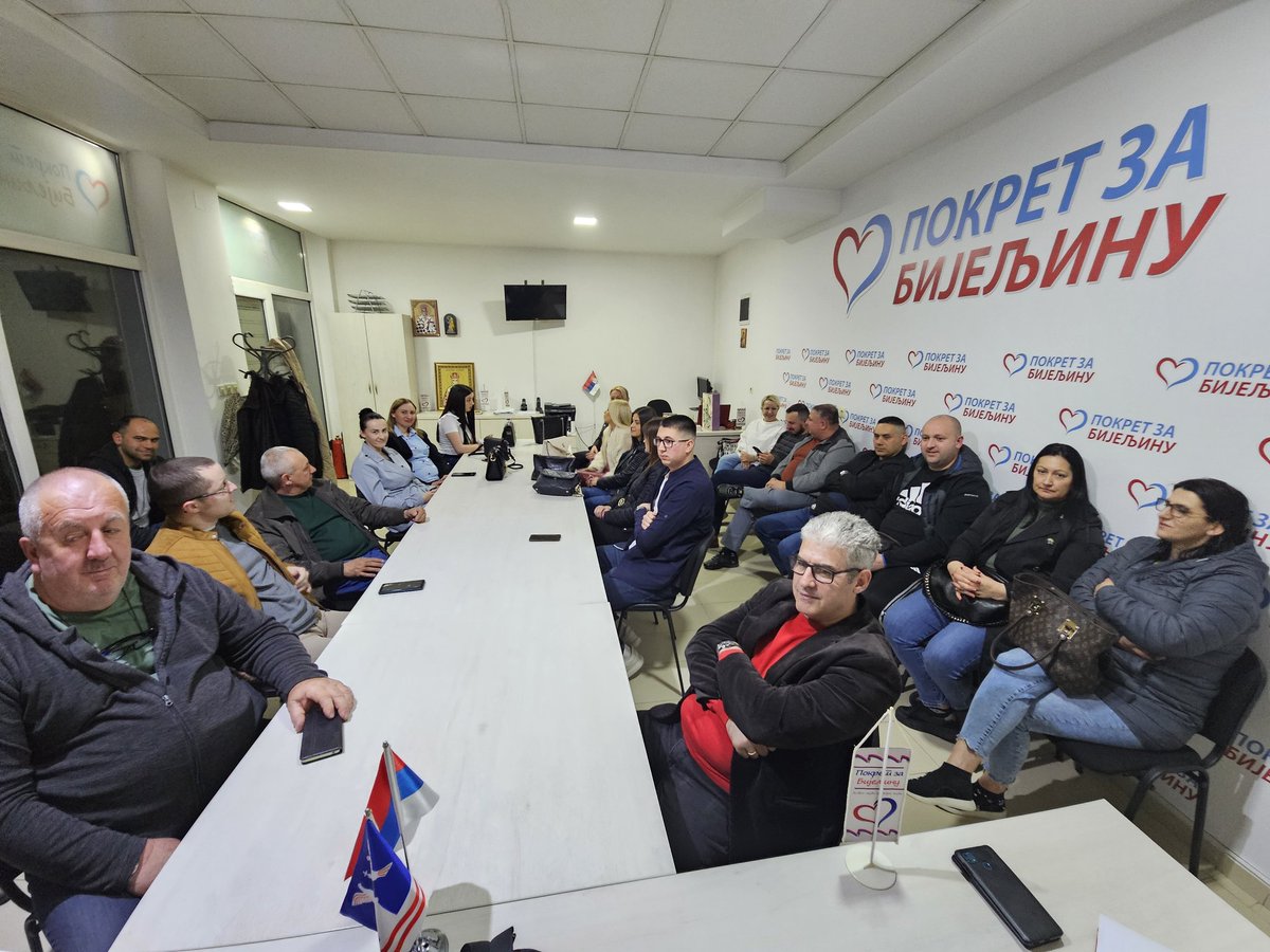 mica_med's tweet photo. #PokretZaBijeljinu #rejon 2,3,4✔️
Krećemo u realizaciju planiranih aktivnosti i nastavljamo borbu za bolju #Bijeljinu u punom kapacitetu! 

Ostajemo složni da nas niko ne porazi i bićemo hrabri da nas niko ne ponizi.  🇷🇸 https://t.co/ovR1vAsXls
