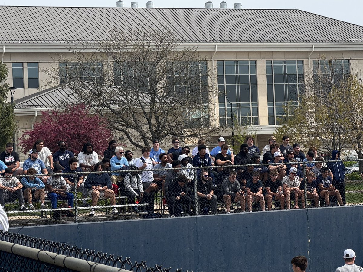 The squad supporting <a href="/IchabodTennis/">Washburn Tennis</a> !!! 

🎩🎾

#GoBods