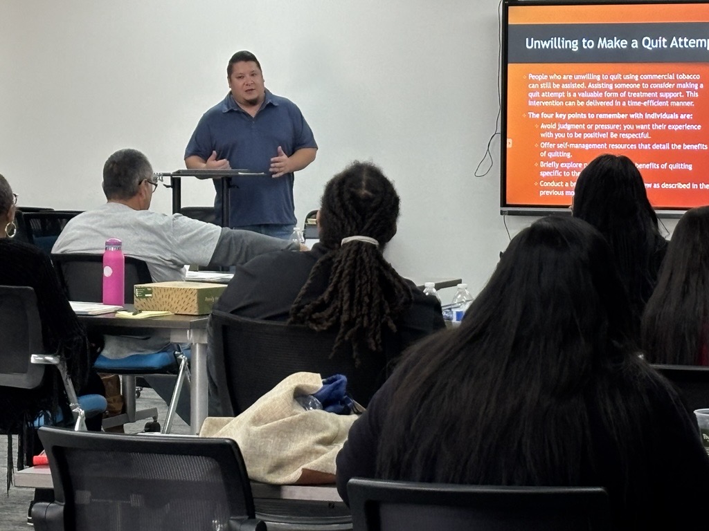 Maricopahealth's tweet photo. Our Tobacco Prevention team recently partnered with @phxindcenter and Mayo Clinic to train providers serving Native communities on how to prevent and treat nicotine dependence.

Learn more: https://t.co/P5G2axkQcr #WorkingTogetherWednesday #NPHW https://t.co/8NTFmytMCN