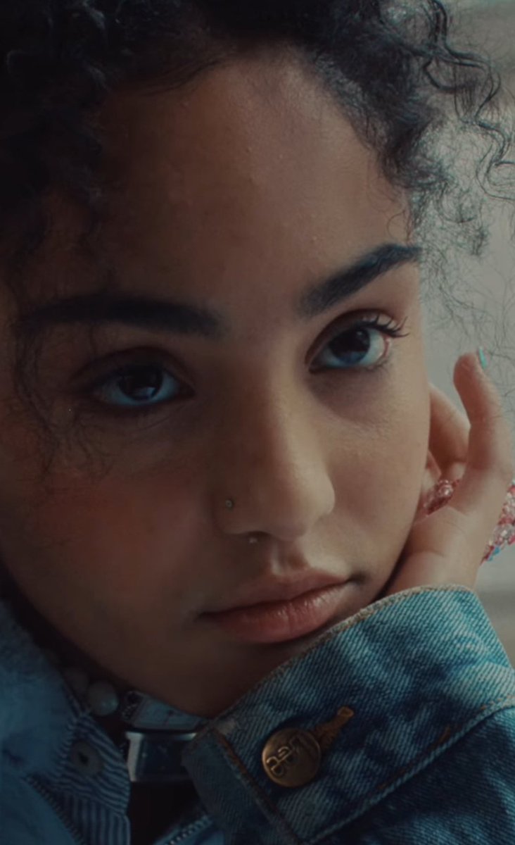 JenniferSpnr's tweet photo. Elle a tellement le talent et les idées pour en faire un court-métrage, histoire de bien faire passer le message❤️‍🩹
Et pourquoi pas une surprise à la fin comme à chaque fois?💭 https://t.co/cbBw1jWzW8