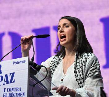 KaskarasR's tweet photo. ¿A quién vas a votar en las próximas elecciones generales?

Rt - Irene Montero (Podemos)
Mg - Yolanda Díaz (Sumar) https://t.co/ud9fBZ3ZQB