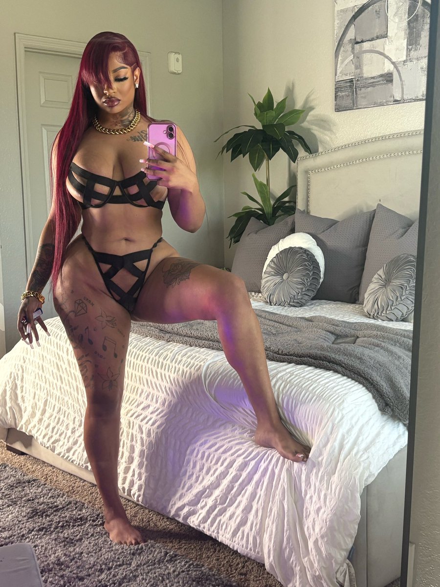 Jaskhaleaff's tweet photo. Front 😘 Or Back 😋 https://t.co/TorlDVRTJf
