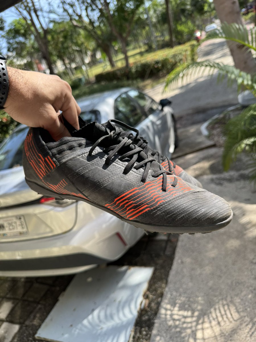 fofoHR's tweet photo. Vendo estos Adidas Nemeziz Tango 17.3 Turf talla 27.5Mx

$500 https://t.co/eoq43ZkGOh