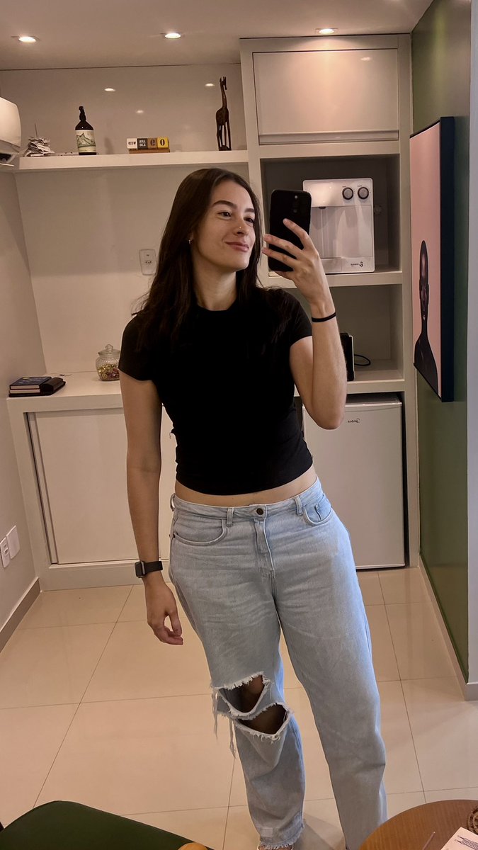 mninaflor's tweet photo. Foda é q ela é linda (eu mesma https://t.co/E42rPdKDGP