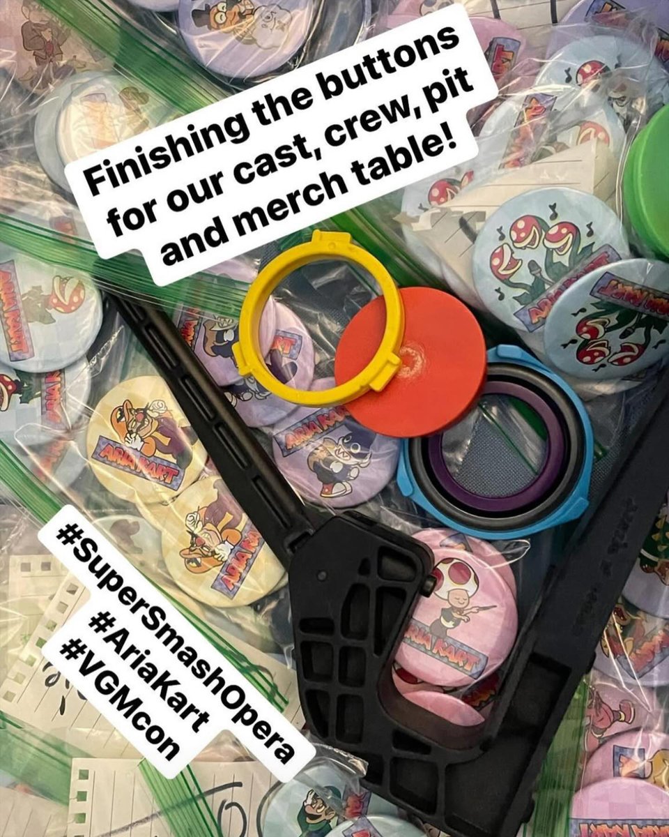 SuperSmashOpera's tweet image. Want a cool @supersmashopera presents #AriaKart button or other neat take-home tidbits? Check out the merch table in The Boss Stage at #vgmcon this weekend! Wrt and logo design by the talented @Lepus_Studios.
#SuperSmashOpera #vgmcon #vgmcon2025 #AriaKart #merch #crafts #button