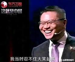 美国单边对中国125%关税。90国0关税。
也就是说，这90国跟中国做出口美国的转口贸易，洗个产地，就有最高高达125%的利润。
这算是把90国跟中国彻底绑死了。不仅中国出口贸易扩大，其他国家也能跟个喝汤。反正最后买账的是美国消费者。

快说，谢谢特朗普。