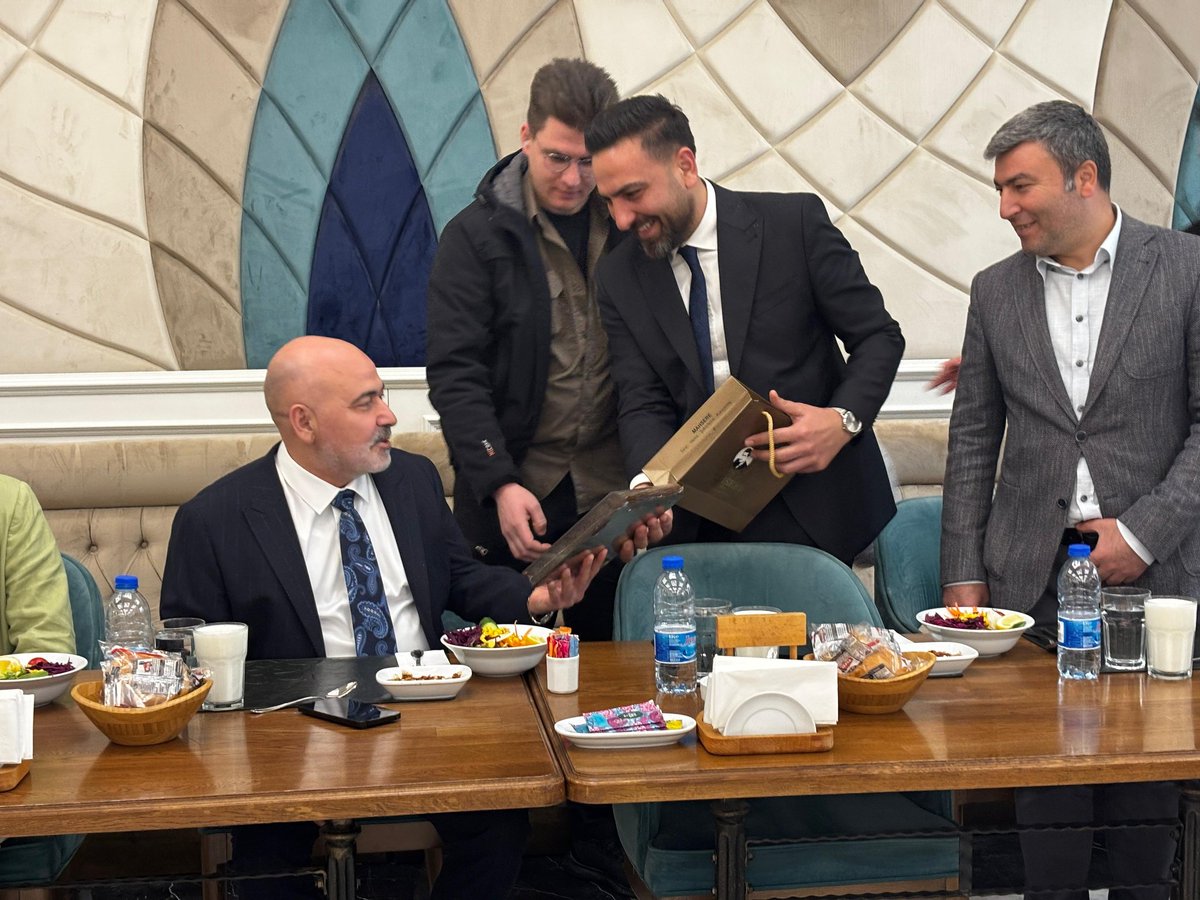 📍içişleri Bakanlığı

Bugün, İçişleri Bakan Yardımcımız Sayın <a href="/av_mehmetsaglam/">Mehmet Sağlam</a> ’ın nazik ev sahiplikleri ile bir araya gelmenin onurunu yaşadık. Samimi sohbetlerin eşlik ettiği bu anlamlı yemekli buluşmada, bizleri en güzel şekilde ağırlayan Sayın Bakan Yardımcımıza