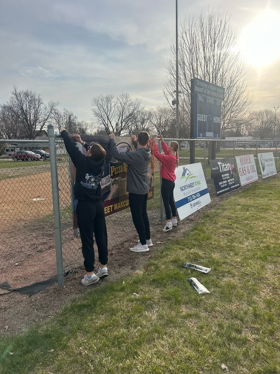 CrystalColling's tweet photo. MMCRU CAPS program gives back to the community by cleaning up and preparing little league fields for use. https://t.co/bh0UF7QY26