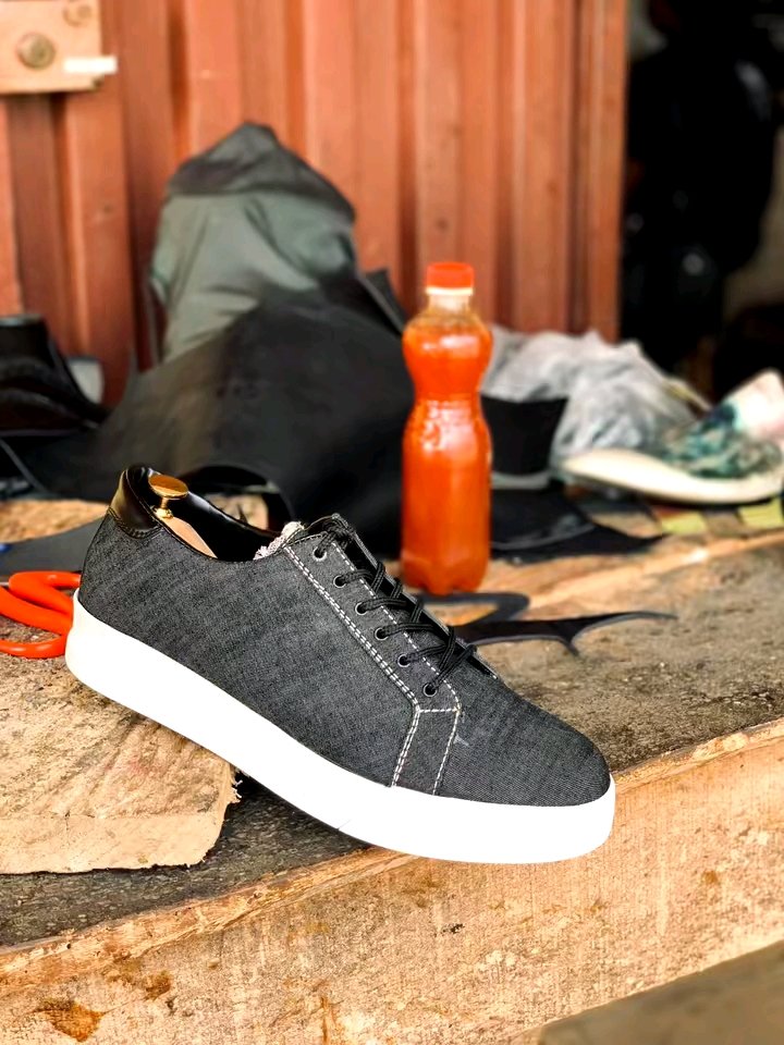 alkhairshoes001's tweet photo. Step into style with Alkhair quality handmade shoes! Unique, one-of-a-kind designs at affordable prices. We accept @Send for easy payments. DM us to order your perfect pair #HandmadeShoes #AffordableFashion #SendPayment
@Send
@sendafrica https://t.co/M9iZ6xJB2q