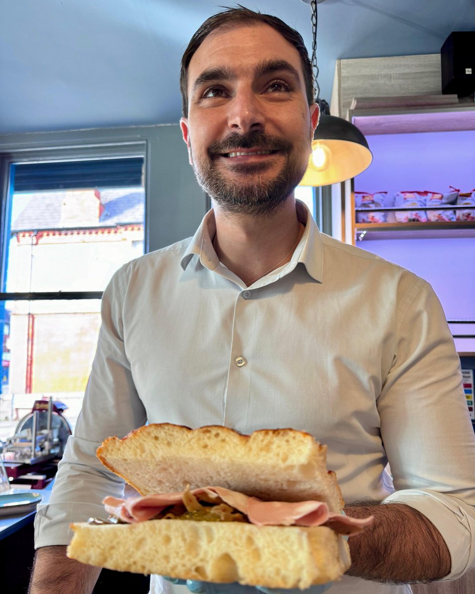carlisibar's tweet image. Grab Your Carlisi Lunch Deal!

Call in to Allerton or Dale Street and grab any freshly
toasted sandwich from the display cabinet and a hot drink to eat in or take away for just £6.50!

#liverpooleats #foccacia #sandwich #pistachio
#pistachiosauce #italiansinliverpool