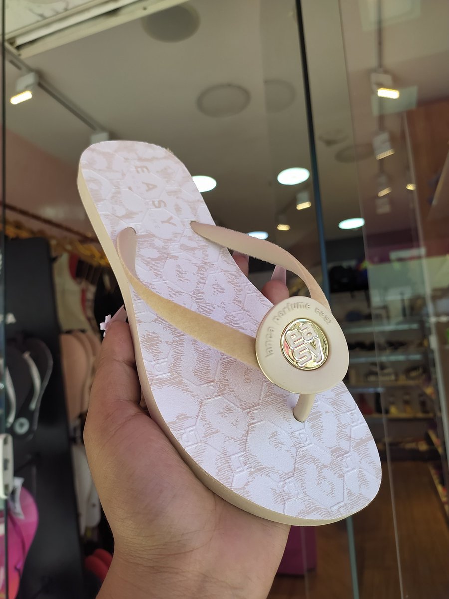 🎀COLEÇÃO NOVA LANÇA PERFUME EASY 🎀✨

CHINELO LP✅

➡️ 167,00 💸

(21)97287-2440📲🎀 
(21)98809-9405📲
VENDEDORA EVELYN 🎀

REALIZAMOS ENTREGAS VIA MOTOBOY E CORREIO ✅

RUA JOSIAS 13, CIDADE DE DEUS JACAREPAGUÁ - RJ 📍