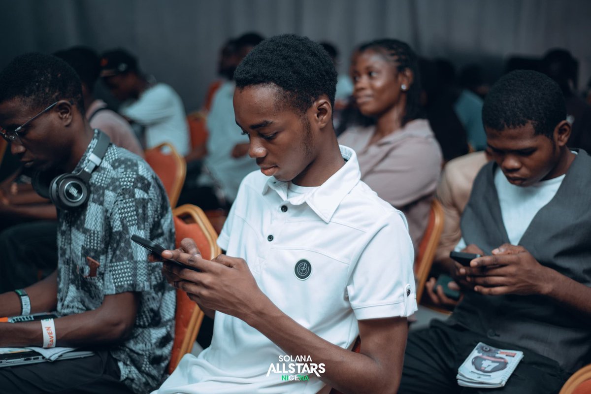 Pipeloluwa_'s tweet photo. The future in our hands 
@AllstarsNG @solana https://t.co/B5sXTB4Ch4